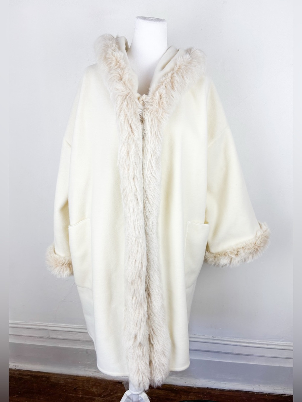 Vintage Linda Lundström Cream Faux Fur Trim Hooded Coat Sz S-L